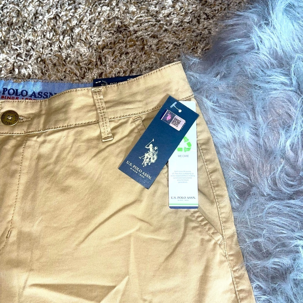 U.S. Polo Assn. Khaki Shorts - Picture 3 of 6